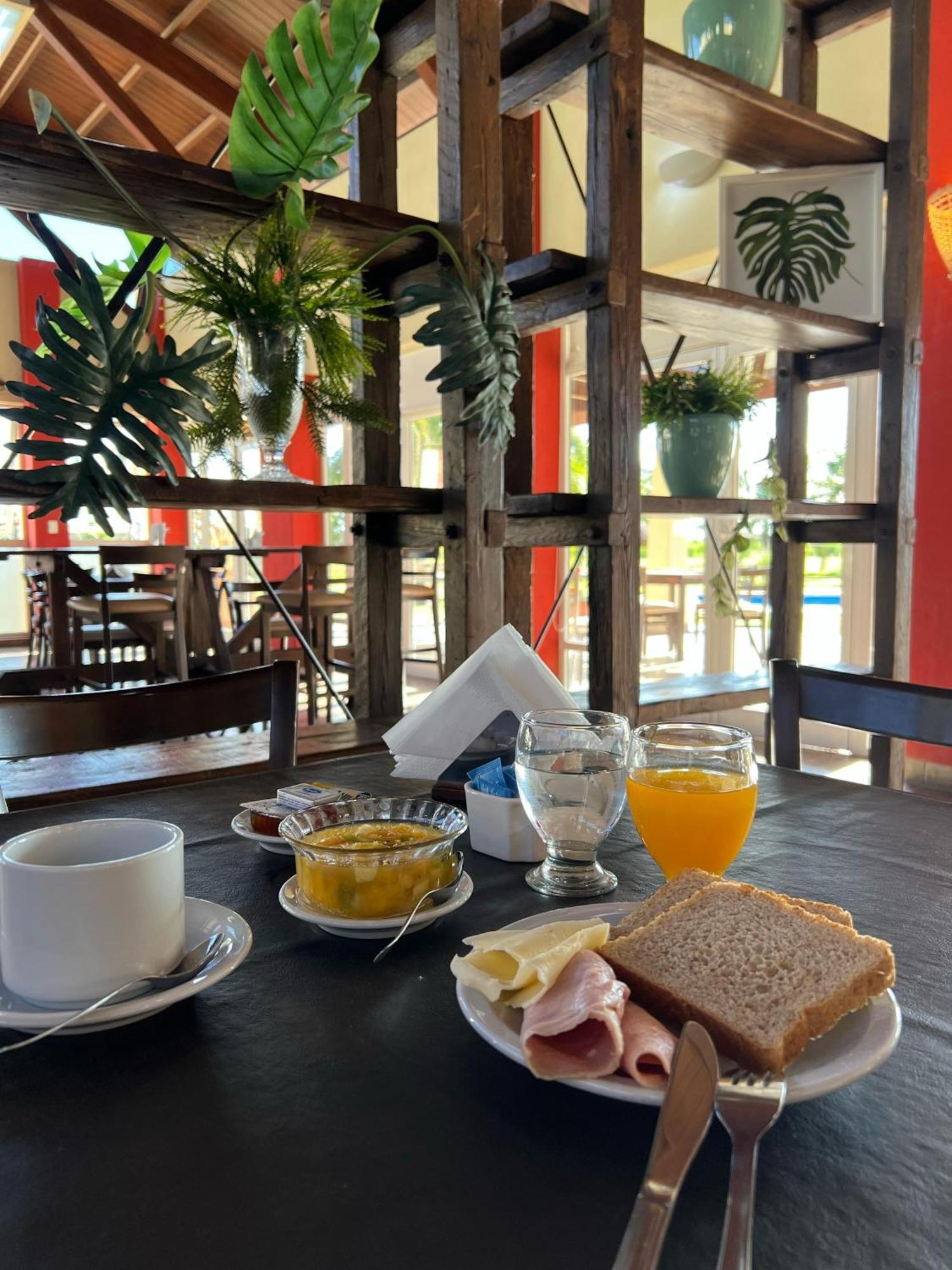Howard Johnson Inn Rosario De La Frontera Luaran gambar